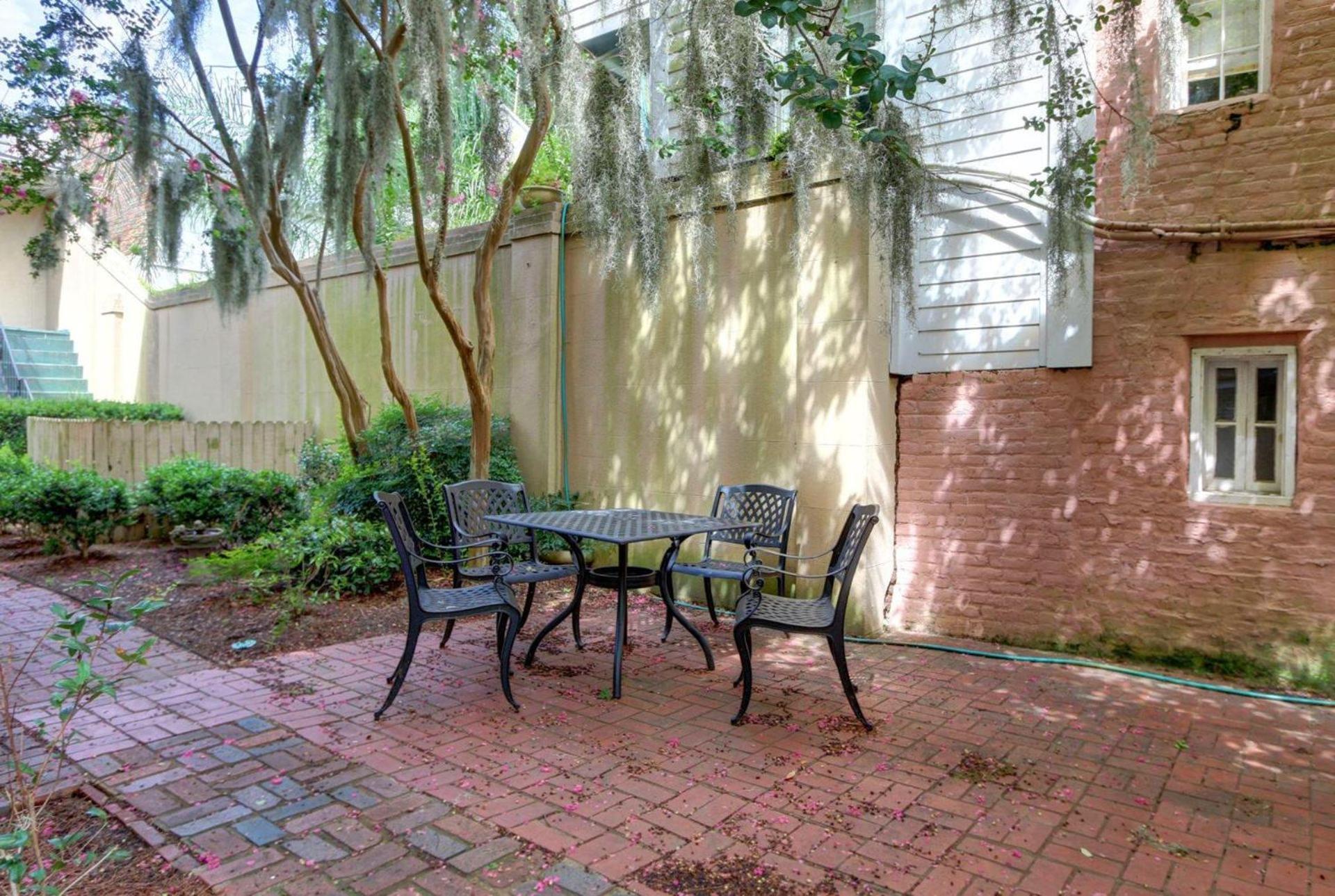 Romancing The Jones Savannah Exterior foto