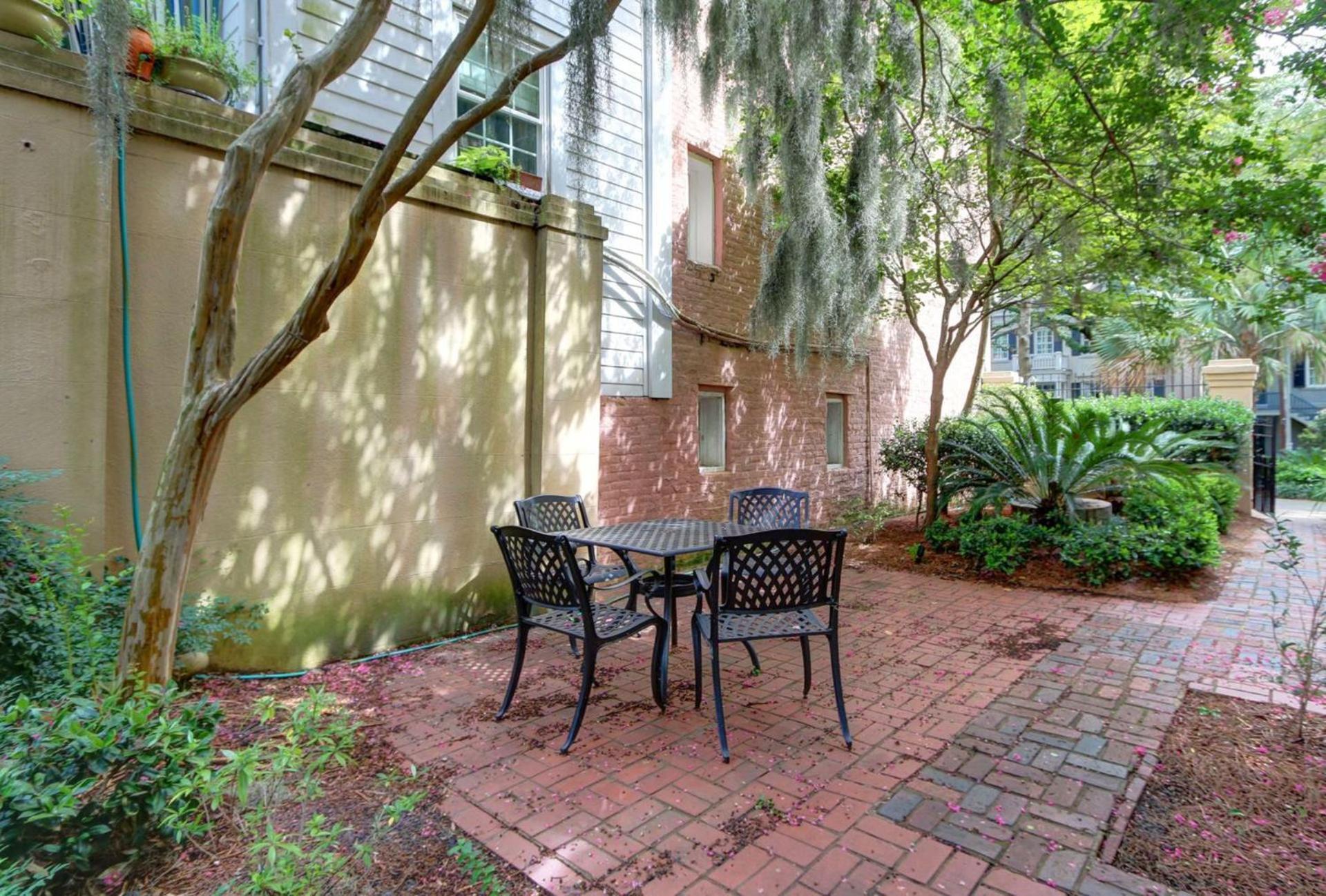 Romancing The Jones Savannah Exterior foto